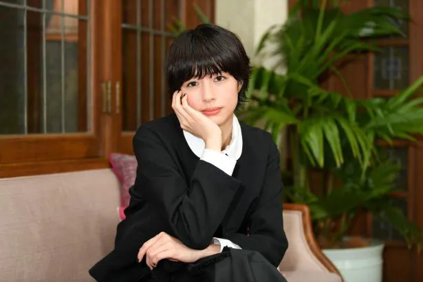 「津田梅子　～お札になった留学生～」に出演する佐久間由衣にインタビューを実施