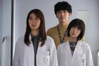 <ドクターホワイト>瀧本美織“麻里亜”の元彼が登場!浜辺美波“白夜”、柄本佑“将貴”を含めた四角関係に