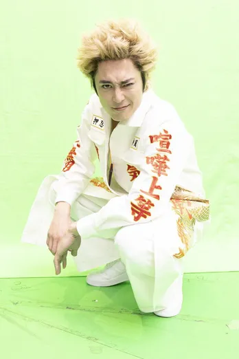 間宮祥太朗が金髪&特攻服を披露!迫力満点のヤンキー姿と学ラン姿を公開「W不安を抱えながらの撮影でした(笑)」<ナンバMG5>