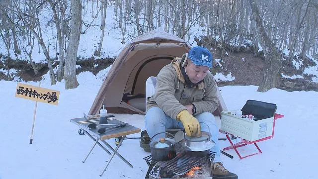 雪の中で和朝食作り