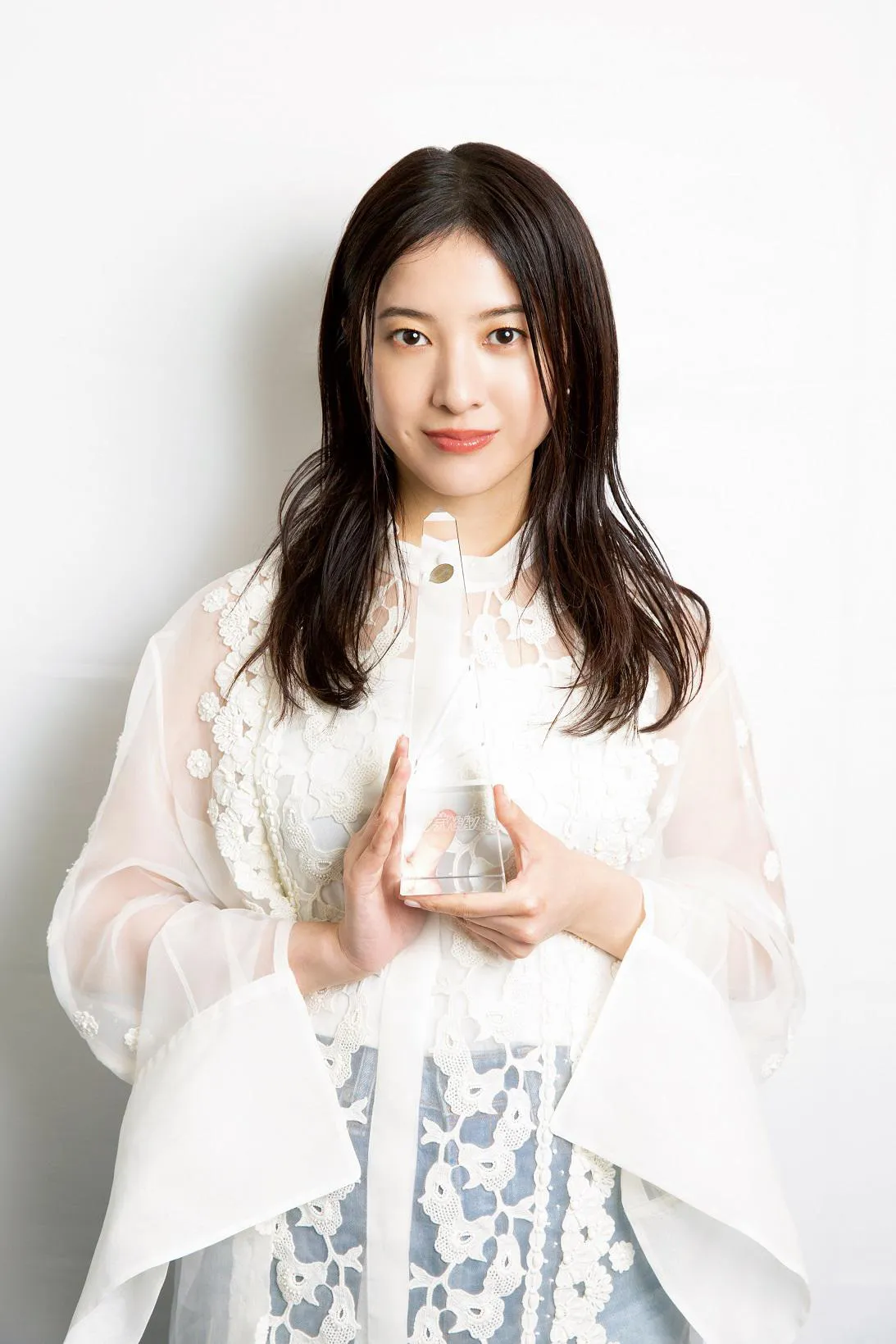 第110回ドラマアカデミー賞で主演女優賞を受賞した吉高由里子