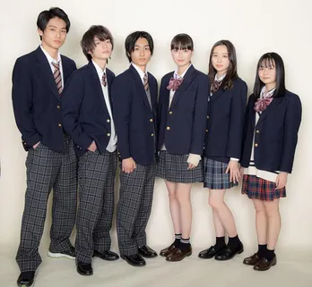 茅島みずき、奥平大兼らが制服姿で集結!“仲良しグループ”の空気感で「2回目の青春という感じ」<卒業式に、神谷詩子がいない>