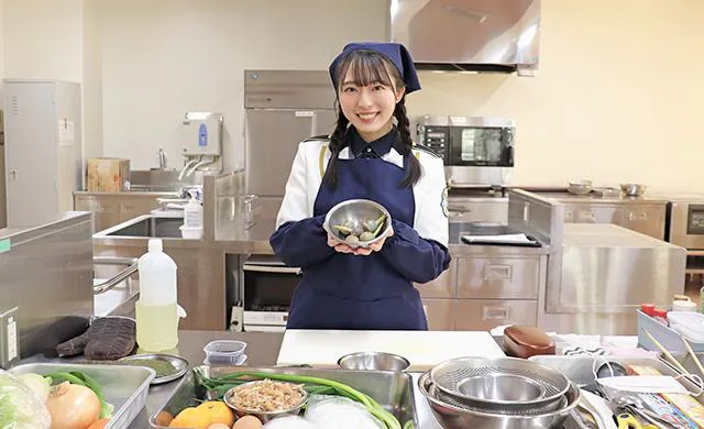 【写真を見る】出身地・広島の食材を使い弁当作りに挑む今村美月