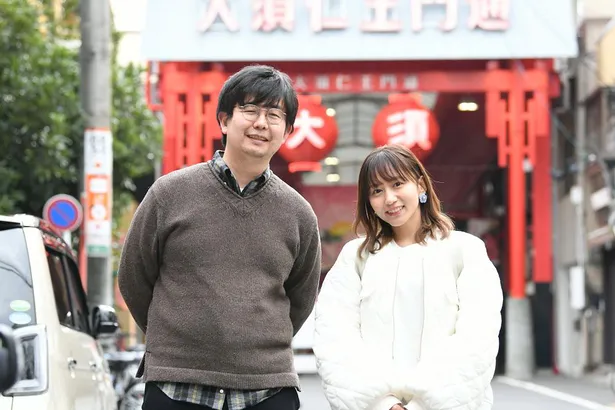 SKE48・大場美奈(右)と演出を担当したヨーロッパ企画・山口淳太(左)
