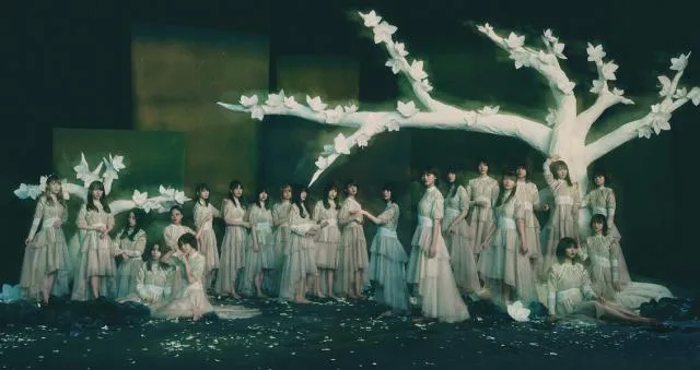 櫻坂46が4thシングル「五月雨よ」のジャケット写真を公開