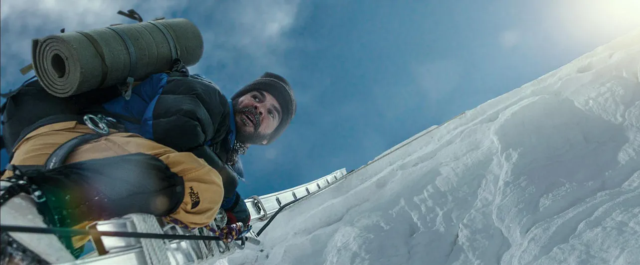 登山家たちをエベレストへ連れて行ったガイド、ロブ・ホールを演じたジェーソン・クラーク