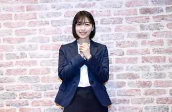 鳴海唯、“マネジャー”役で大変さ痛感「ずっと何かに追われているイメージなんです(笑)」<インタビュー>