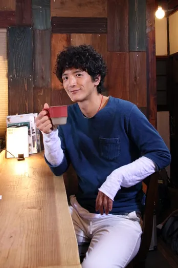 渡部豪太がカフェを巡る“ほっこり”番組の舞台裏