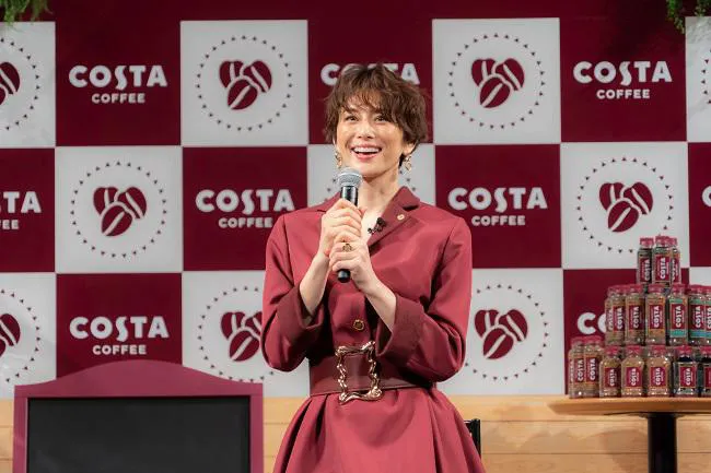 「コスタコーヒー新CM発表会」に登壇した米倉涼子