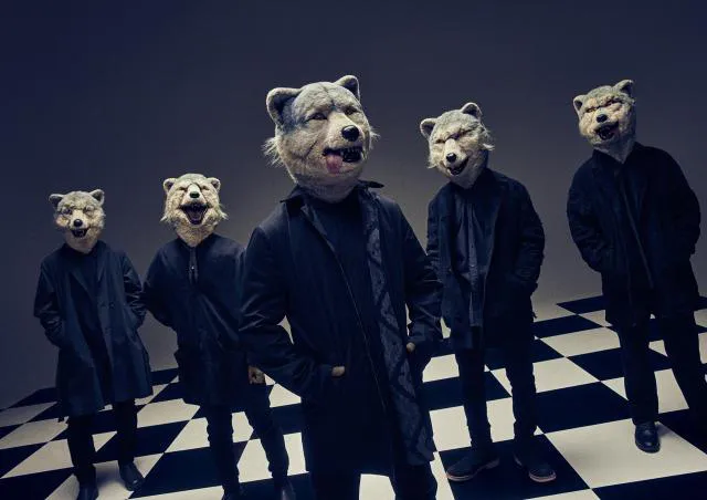 【写真を見る】“頭はオオカミ、身体は人間”究極の生命体5人組バンド・MAN WITH A MISSION　