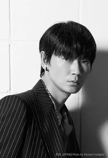 綾野剛、7月スタート「オールドルーキー」で日曜劇場初主演!セカンドキャリアへ踏み出す“サッカー元日本代表”に【コメントあり】