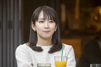 吉岡里帆、笑福亭鶴瓶の“娘”となり「偉大な方のお話をいつも側で聞けるのがうれしいです」<インタビュー>