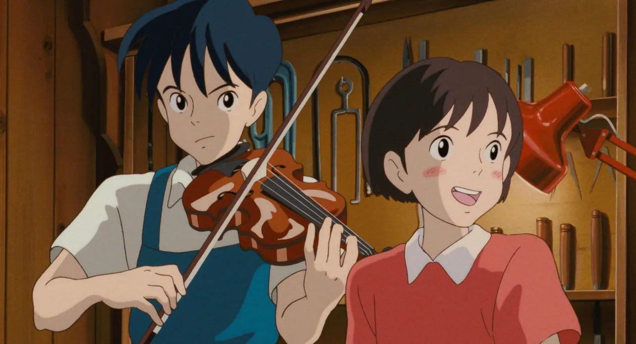 【写真を見る】天沢聖司のバイオリンを伴奏に歌う月島雫