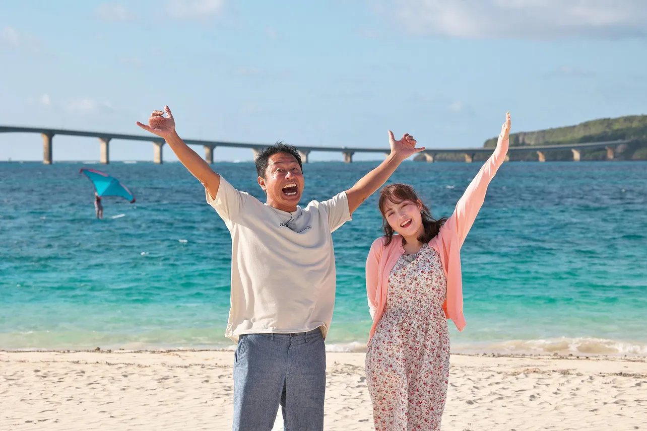 【写真を見る】沖縄・宮古島に番組初上陸！　“東洋一の美しさ”を誇るビーチを満喫
