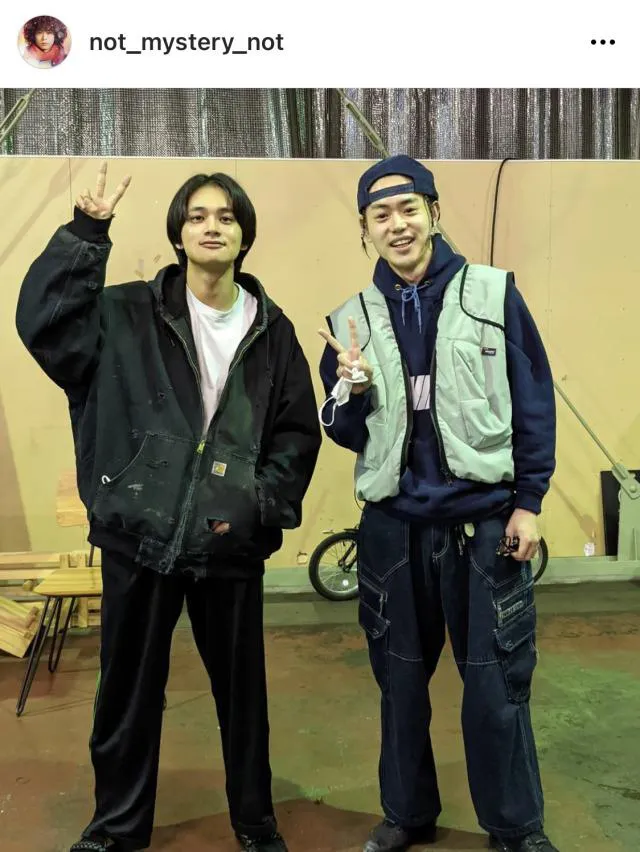 【写真を見る】菅田将暉＆北村匠海！イケメン並ぶ“眼福ツーショット”　