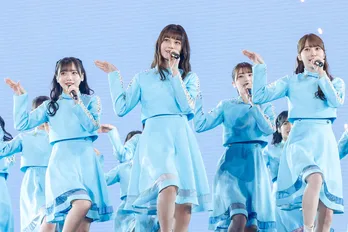 日向坂46“約2年3カ月越し”で初の東京ドーム公演開催! 小坂菜緒が復帰、新曲「僕なんか」リリース発表&初披露も