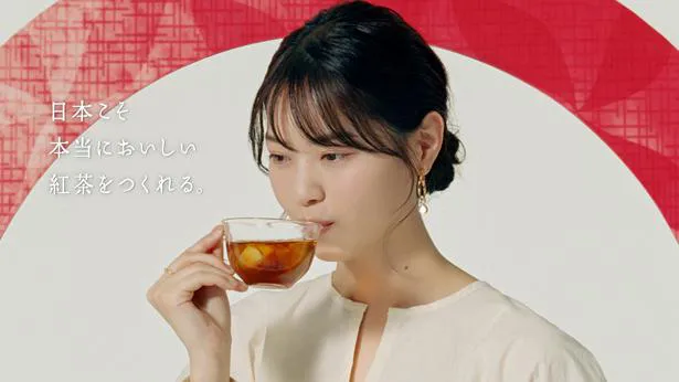 『和紅茶 無糖ストレート』新TVCM「日本の紅茶、驚きます。」編