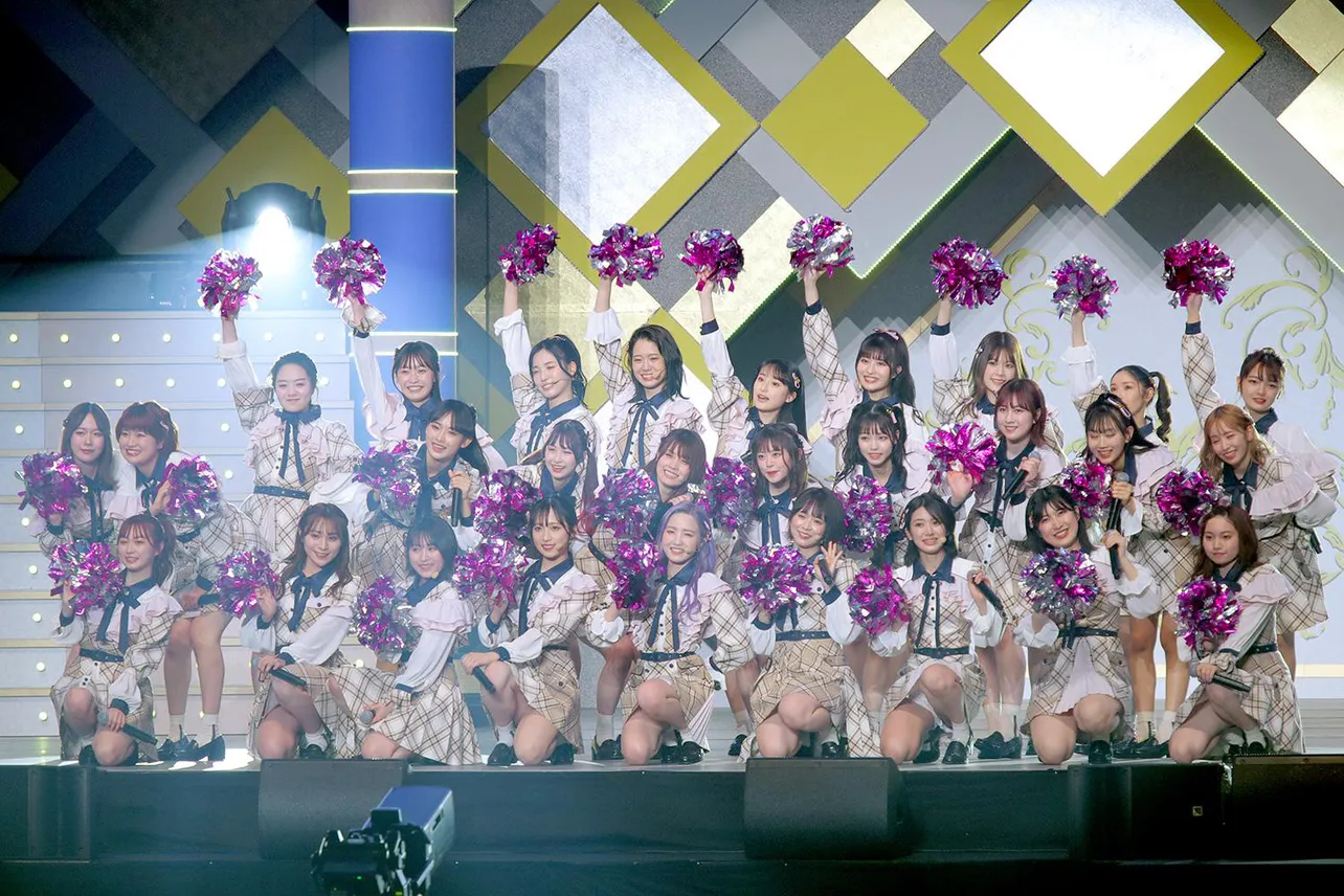 AKB48チーム8が結成8周年記念ライブを開催