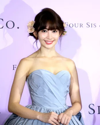 有吉、小嶋陽菜の写真集を“Hな本”扱い 櫻井翔も「お尻が見えちゃってる」