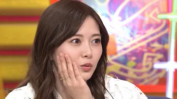 「今日キスとかしない?」男性陣の悪ノリに、白石麻衣が思わず放った爆笑の一言とは<ウラ撮れちゃいました>