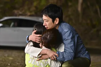 <マイファミリー>二宮和也“温人”ぼう然…不穏すぎるラストに「先が読めない!!」