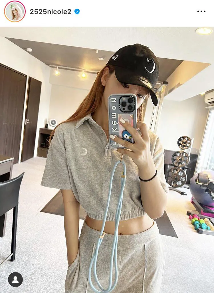 ※藤田ニコル公式Instagram(2525nicole2)のスクリーンショット