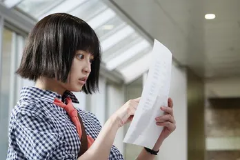 今田美桜“麻理鈴”が仕事でミスして涙も、元気いっぱい頑張る姿に感動の声<悪女(わる)>