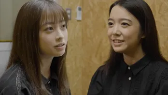 橋本環奈&上白石萌音、“真逆”な2人が“戦友”に 舞台「千と千尋の神隠し」の裏側に密着<ふたりのディスタンス>