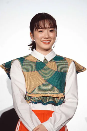 永野芽郁、水川あさみとハグ…！超密着“激カワ”2SHOTに「幸せそう～！」「この姉妹大好き！」と反響殺到