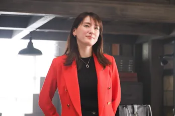 綾瀬はるか“麗子”「殺す動機があるのに完璧なアリバイがある」参加パーティーで起こった殺人事件を調べる＜元彼の遺言状＞