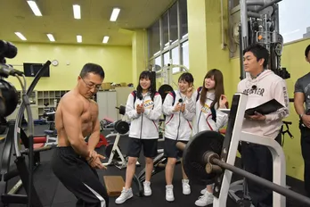 SKE48が“大人なセクシー集団”から○○○の手ほどきを受ける!?