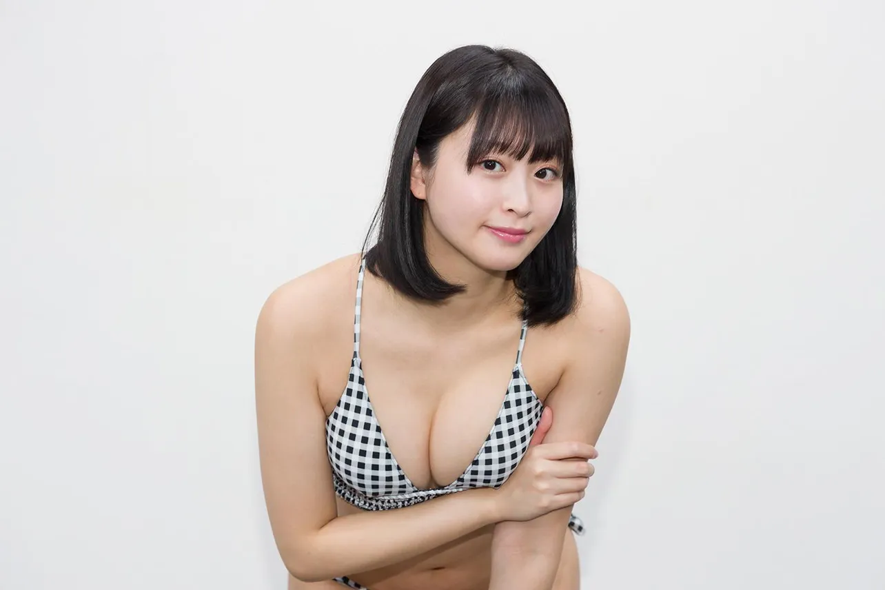 グラドル美月絢音、“ハイレグショート”初体験に「すっごく小さかった