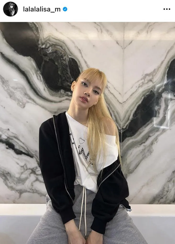 ※LISAオフィシャルInstagram(lalalalisa_m)より