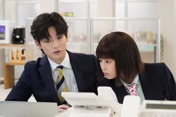 高橋文哉“山瀬くん”が今田美桜“麻理鈴”の後輩に!古い価値観の鈴木伸之“小野”に猛反発<悪女(わる)>