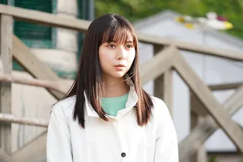 道枝駿佑“一”をアシストして大喜びする上白石萌歌“美雪”の姿にキュン！＜金田一少年の事件簿＞