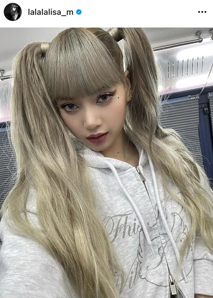 ※LISAオフィシャルInstagram(lalalalisa_m)より