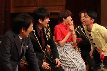 佐藤栞里にカミナリたくみのハードツッコミが直撃？