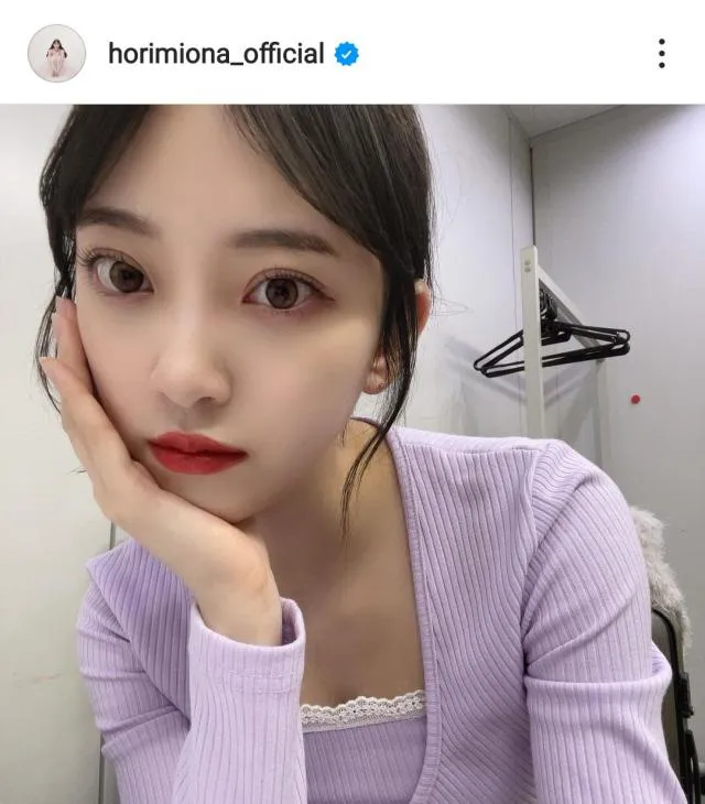 ※堀未央奈オフィシャルInstagram(horimiona_official)より