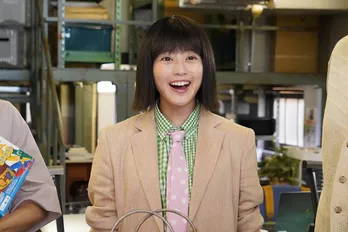 今田美桜“麻理鈴”の逆襲始まる！窓際部署へ逆戻りも「部署ごと出世しちゃえばいいんです」＜悪女(わる)＞