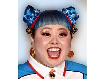 渡辺直美、イケメン友人の誕生日 “逆ハーレム状態”ショットに「羨ましい」「素敵な出会い!」の声