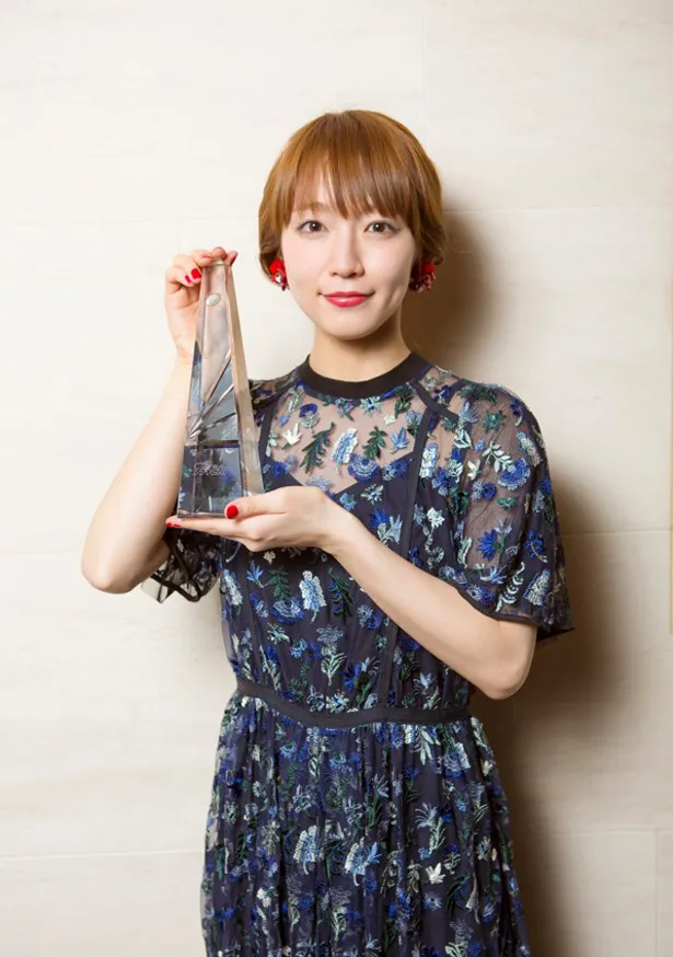 第92回ドラマアカデミー賞にて、助演女優賞に輝いた吉岡里帆