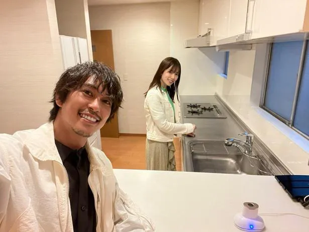 【写真を見る】新婚生活へ期待をこめる佐野岳