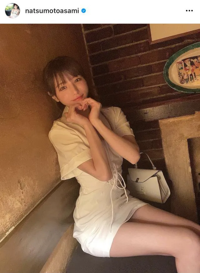 ※画像は夏本あさみ(natsumotoasami)オフィシャルInstagramのスクリーンショット