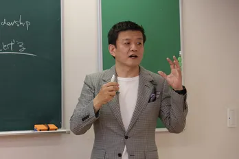 森岡毅氏が自分を売り込む極意を伝授！自己肯定感が低い就活浪人生の悩みに「悩んだ結果、悩んだままになっている人が多くないか…」＜日曜日の初耳学＞