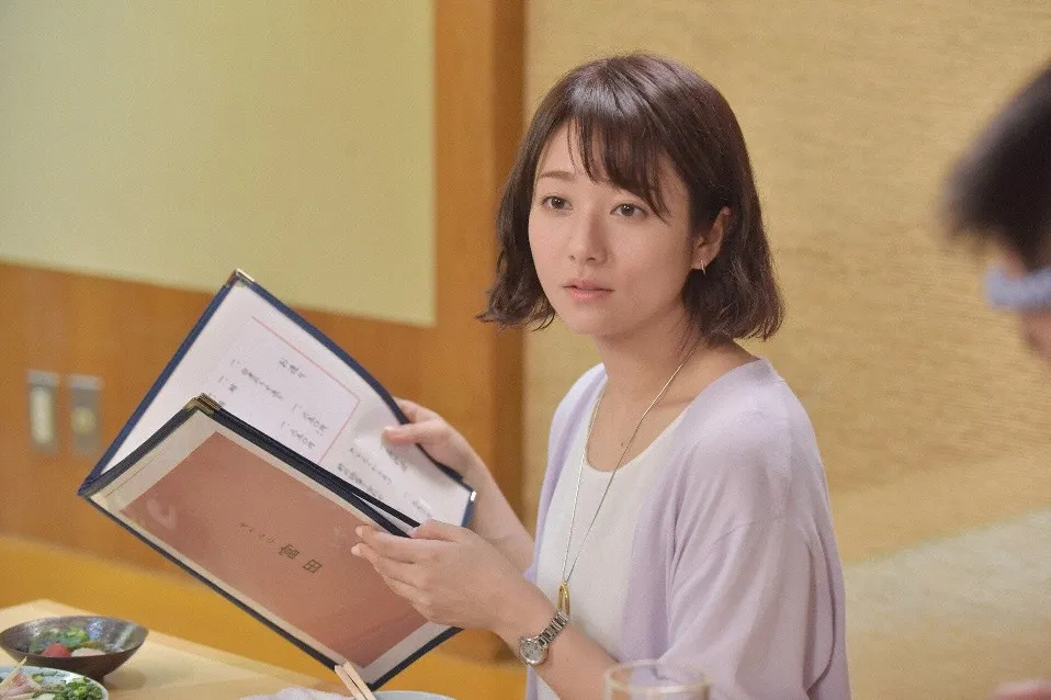 第5話では、晴子は誠(亀梨和也)とデートで訪れたちゃんこ鍋店で元力士・大寒山(HIRO)を見て大興奮