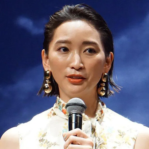 杏が“月9”ドラマ「競争の番人」の公式Instagramに登場