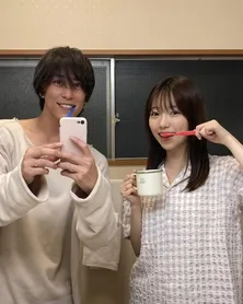 佐野岳、妻“ぱるちゃん”島崎遥香と並んで歯磨きする姿を公開「2人で暮らしている実感が湧いたなー!」<私たち結婚しました 3>