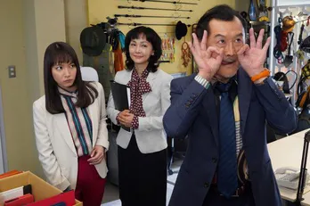 吉田鋼太郎主演「監察の一条さん」本編の一部を特別公開！『胸キュン編』では鈴木伸之による“優しく頭ぽんぽん”シーンが登場