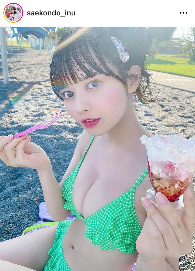 【写真】”美バスト”あらわなビキニ姿の近藤沙瑛子