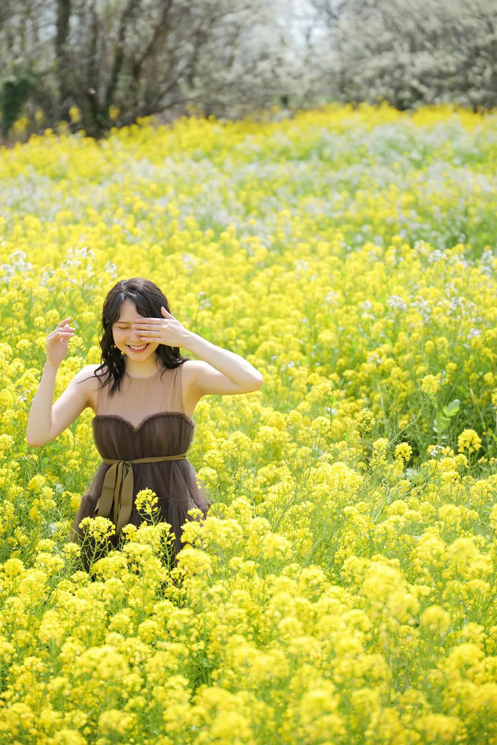 あまつまりな写真集「See-Throuh -シースルー」より